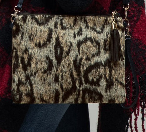 Tassle This Clutch